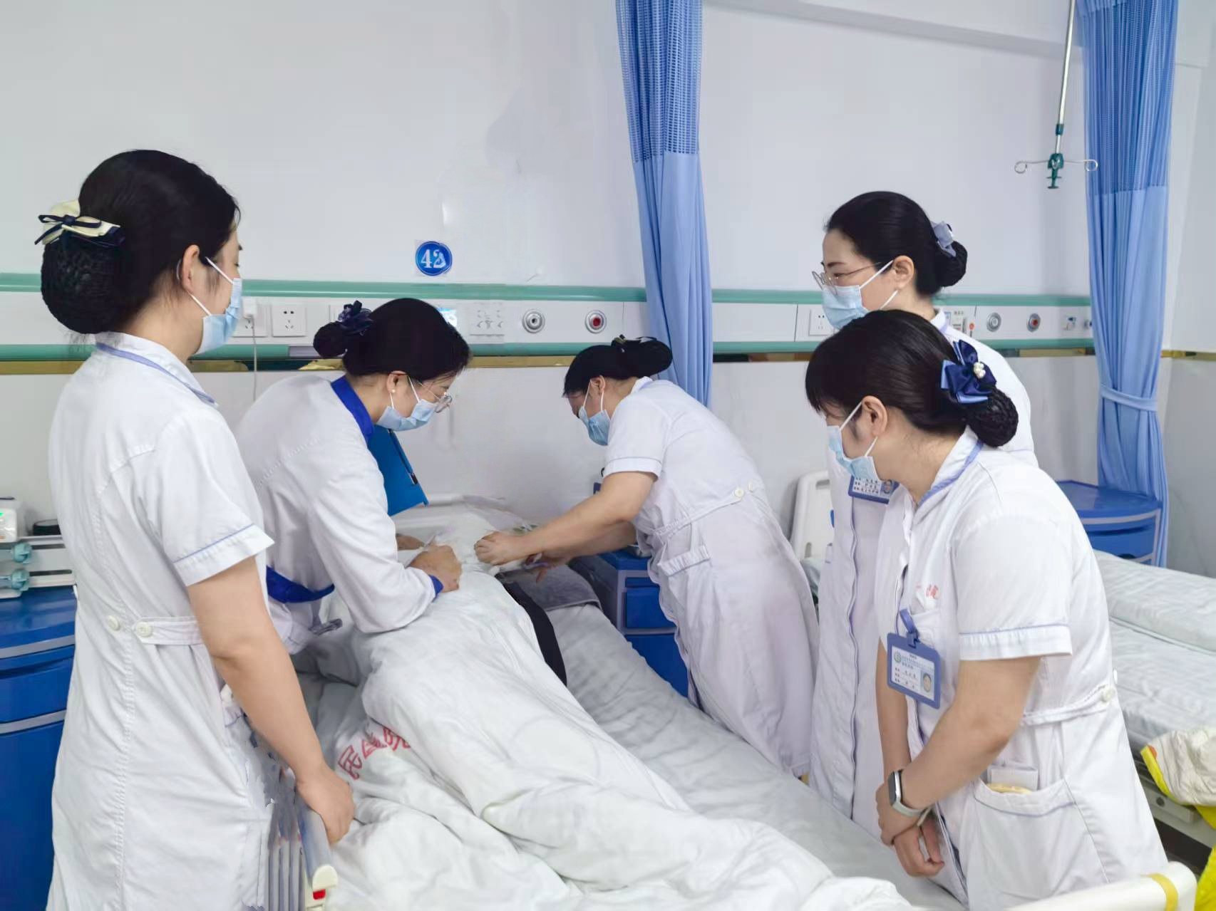 践诺于心   以行为答